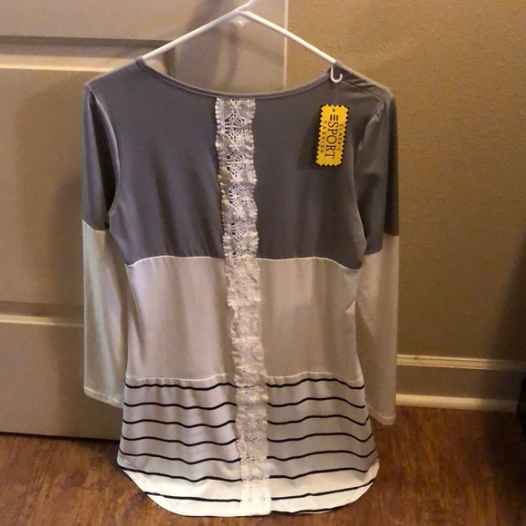 Size Large top - Picture 2 of 2